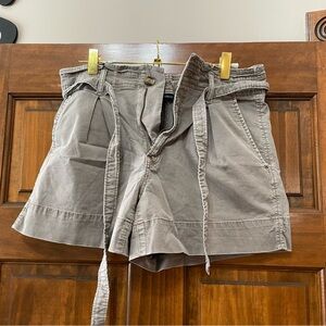 American Eagle Women's Size 6 Tan Shorts